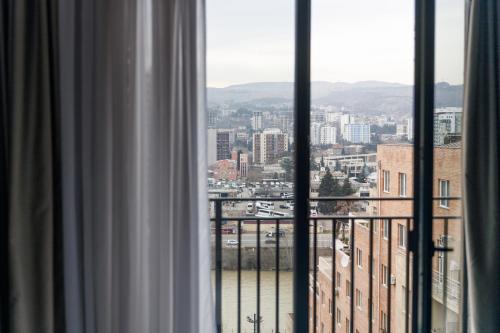 Nespecifikovaný výhled na hory nebo výhled na hory při pohledu z hotelu