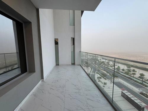 Un balcón o terraza de Unique 2bd Jacuzzi & Sunbed