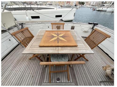 Entire Boat Center Port of Cap Agde