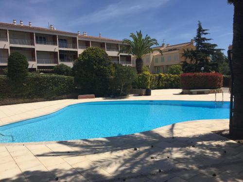 Grand studio mer piscine