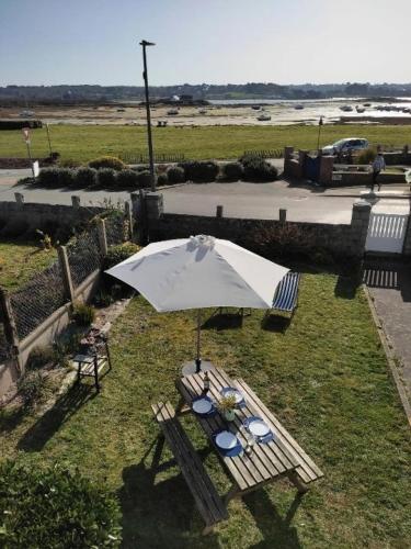 Résidence I22-ile Grande - Les Mouettes maison vue mer jardin et parking privé, plage à pied MAE-3734