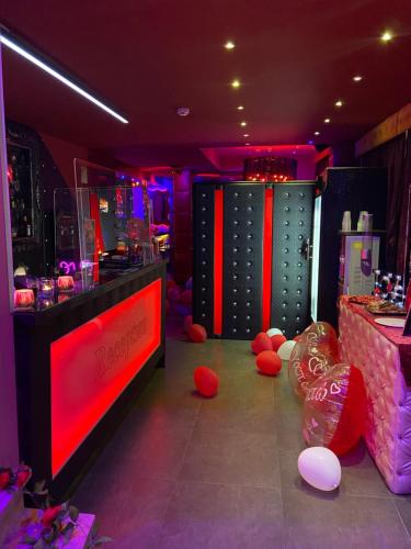 Фотография из галереи Xcite Hotel Salem в Афинах