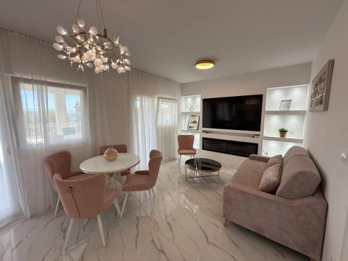 Villa Sunset residence with private pool&garden