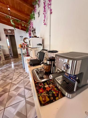 Køkken eller tekøkken på Mama Eva House