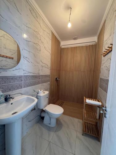 Ένα μπάνιο στο Mini Villa alhoceima