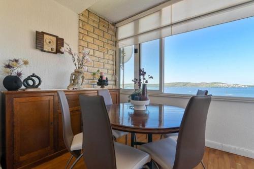 Apartments with parking space Trogir - 24144