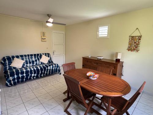 Χώρος καθιστικού στο Appartement proche de la mer