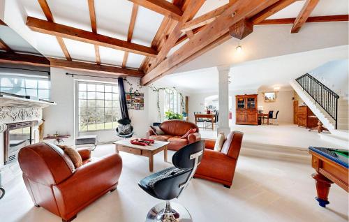 Posezení v ubytování Beautiful Home In Malataverne