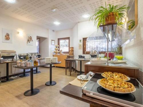 Photo de la galerie de l'établissement 3 Room Apartment 7 People 1 Baby, à Lanslevillard