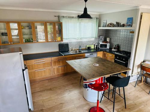 Photo de la galerie de l'établissement Maison individuelle avec jardin pour 6 personnes près du centre-ville - FR-1-309-189, à Port-Vendres