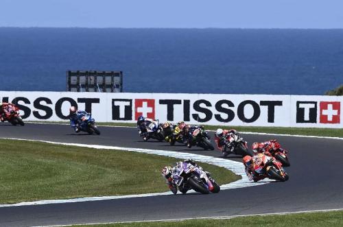 a group of motorcyclists racing on a race track at Large Cowes Getaway- Fireplace, Near the Beach in Cowes