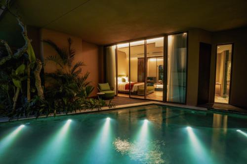 Bazén v ubytování Noema Resort Pererenan nebo v jeho okolí