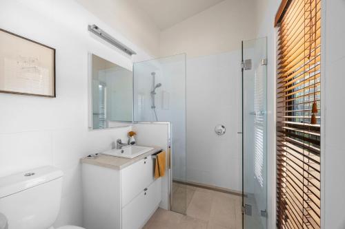 Ένα μπάνιο στο Aqua Beach House