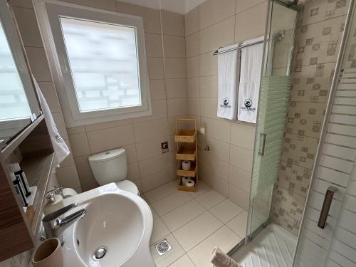 Bagno di Fronte Mare Suite - Sea Front Luxury Suite With Private Beach Patio