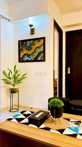 Gambar di galeri bagi Twelfth Glow 1Bhk Studio Apartment di Noida
