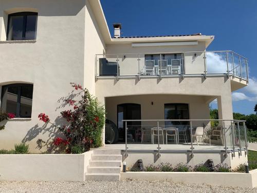 Μπαλκόνι ή βεράντα στο Superbe Villa - 3 appartements distinct - 20 couchages