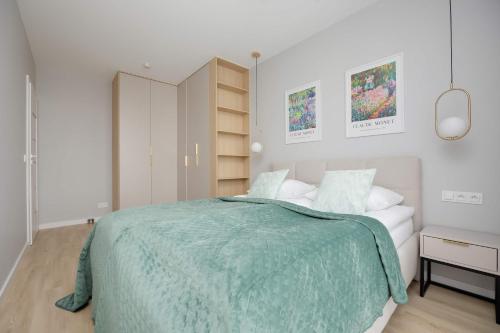 Foto Spacious Apartment with Parking on Grochów by Noclegi Renters 4