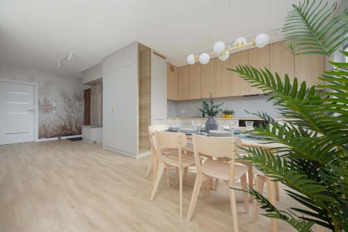 Foto Spacious Apartment with Parking on Grochów by Noclegi Renters 3