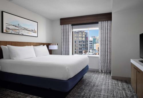 Hilton Garden Inn Detroit Downtown Image