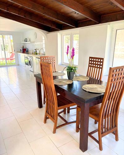 BeachFront Villa - La Casa del Mar