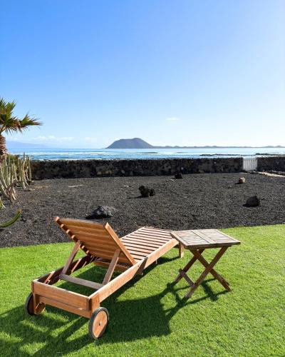 BeachFront Villa - La Casa del Mar