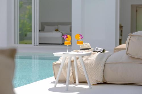 Πισίνα στο ή κοντά στο Luxurious Tropical 4br Villa Mimi With Private Pool