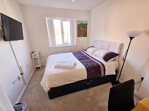 Katil atau katil-katil dalam bilik di 3 Guest Rooms in a 3bed house with kitchen, ENSUITE options also available