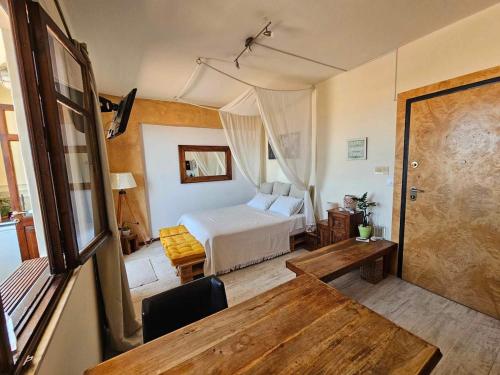 Cozy Room wtih Amazing Sea View of the Old Harbour