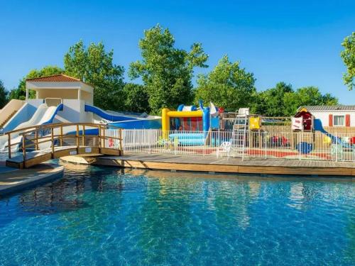Photo de la galerie de l'établissement Camping Loyada - Aquatique Vacances, à Talmont-Saint-Hilaire