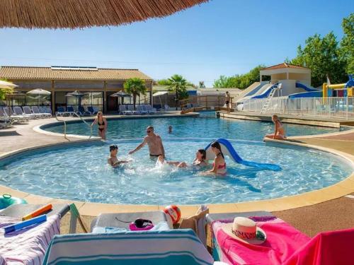 Photo de la galerie de l'établissement Camping Loyada - Aquatique Vacances, à Talmont-Saint-Hilaire