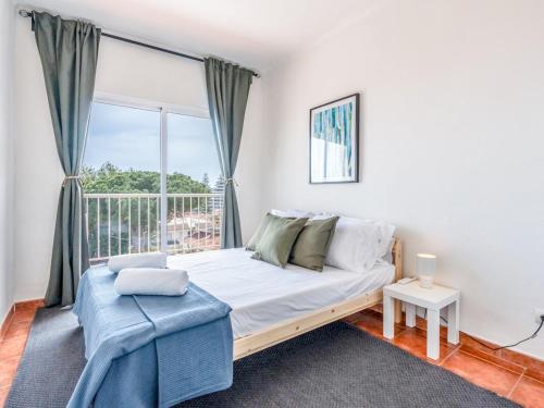 Entire well located 3 Bed Seaview Apartment Pass the Keys