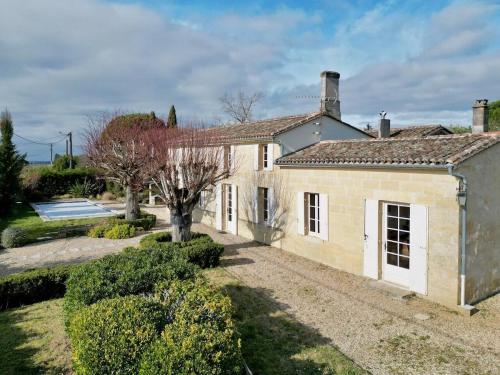 Charmante maison en pierre, proche de St Émilion