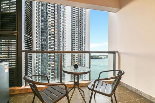 R&F Princess Cove Seine Region by FUJU with Seaview at JB City Centre#Adjacent to Singapore#5 mins walk to ClQ#Free Parking#中英文房东にあるバルコニーまたはテラス