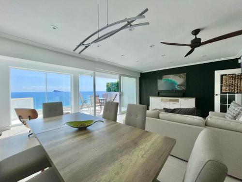 Emalco SeaFront Modern Apartment