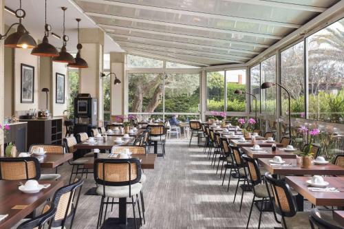 Εστιατόριο ή άλλο μέρος για φαγητό στο Best Western Hôtel des Orangers Cannes