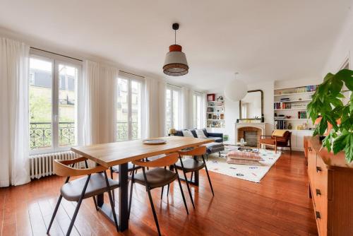 Predel za sedenje v nastanitvi Charming Property with Open Views