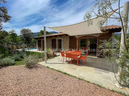 Maison en pierre - 6 personnes - piscine