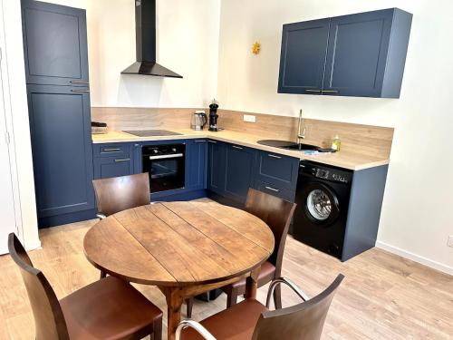 Photo de la galerie de l'établissement Valbonne village, 2 rooms renovated air conditioned Lou Maia, à Valbonne