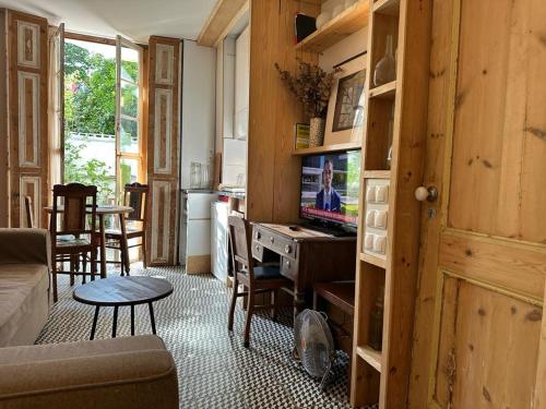 Charming Studio in the City Center - With Terrace