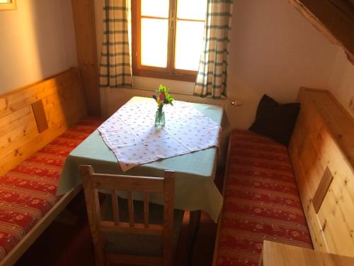 Ein Sitzbereich in der Unterkunft Schmiedlehnerhof