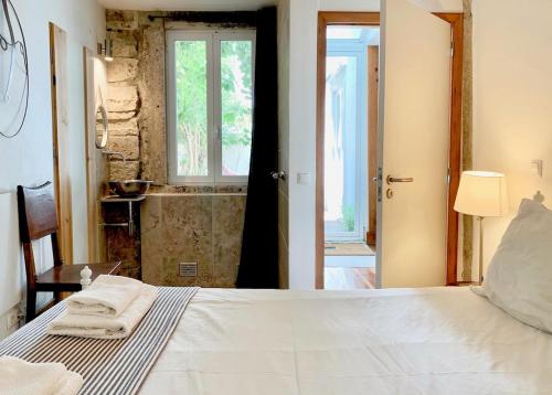 Quiet and Charming Home - with Yard, City Center
