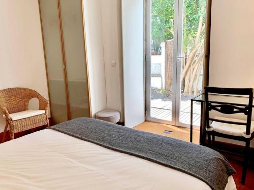 Quiet and Charming Home - with Yard, City Center