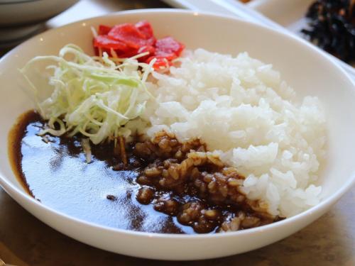 Jídlo v hotelu nebo okolí