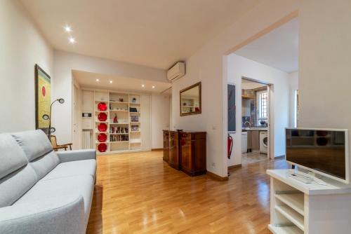 Apartment with terrace near Piazza Navona - FromHometoRome