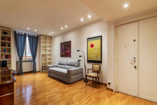 Apartment with terrace near Piazza Navona - FromHometoRome