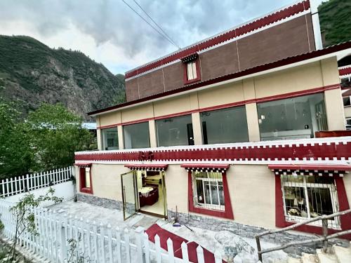 Φωτογραφία από το άλμπουμ του Jiuzhaigou Ranle Village σε Jiuzhaigou