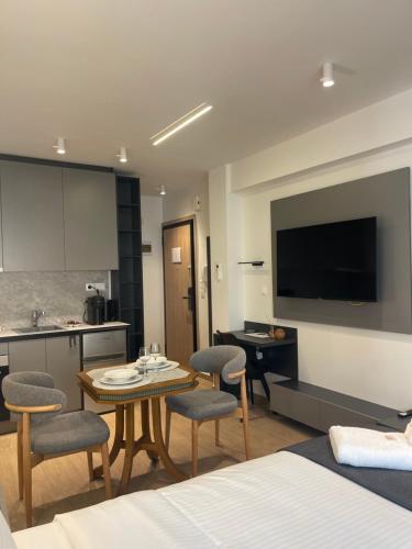 Zotos Luxury Studios & Apartments
