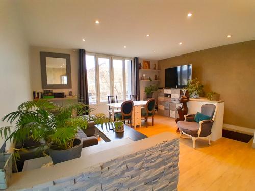 Maison T3, Invitation au voyage, Jardinet, Parking