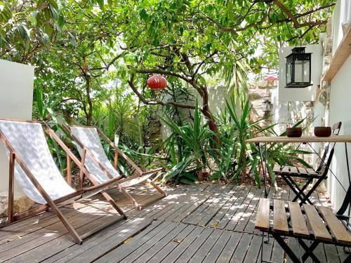 Cozy Central Studio with Private Terrace