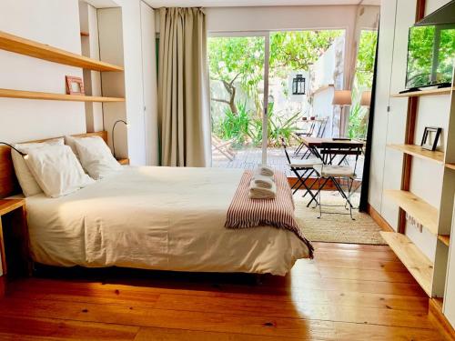 Cozy Central Studio with Private Terrace